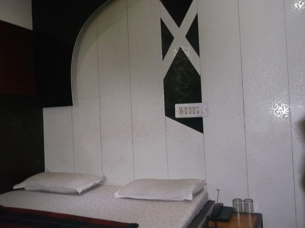 ג'איפור Hotel Abhineet Palace חדר תמונה
