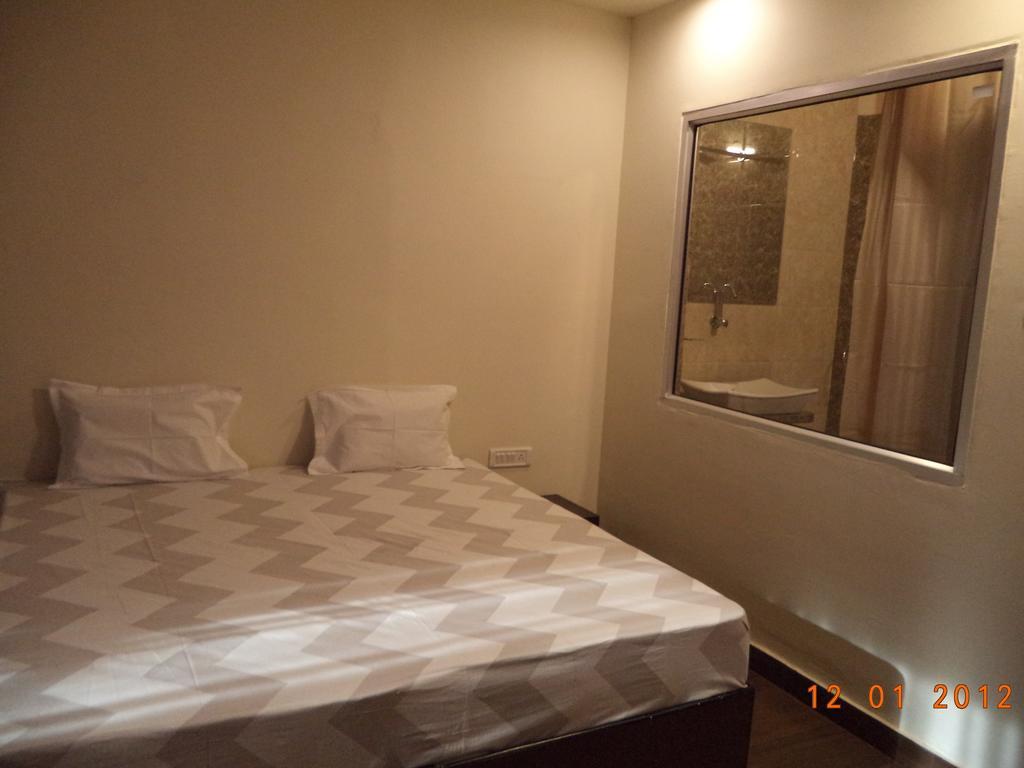 ג'איפור Hotel Abhineet Palace מראה חיצוני תמונה